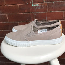 Slip-ons beiges