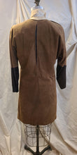 Robe suède et cuir marron