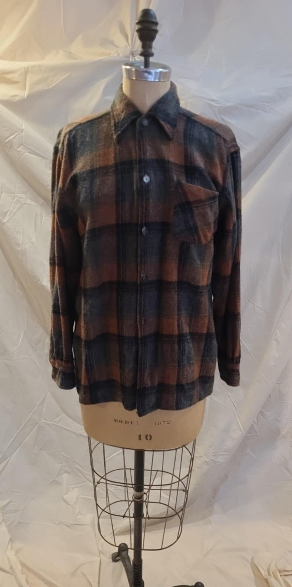 Chemise carreautée rouille en laine