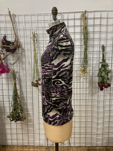 Haut col cheminé mauve à motifs zébrés