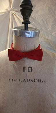 Noeud papillon satin rouge
