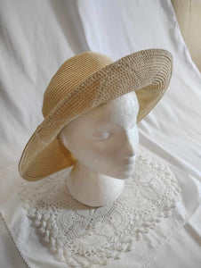 Chapeau cloche en paille