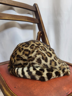 Chapeau de fourrure féline