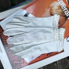 Gants courts blanc perlés