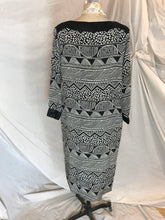 Robe de soie noire et blanche