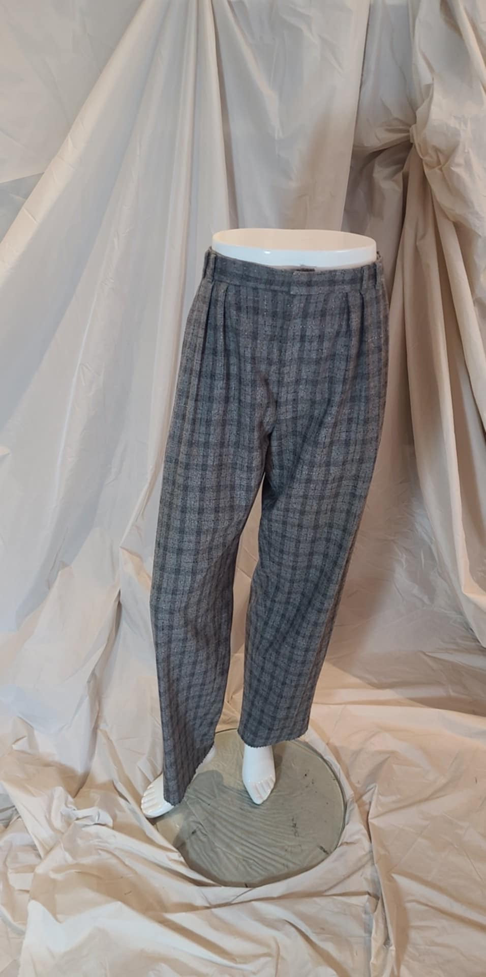 Pantalons de laine gris carreautés