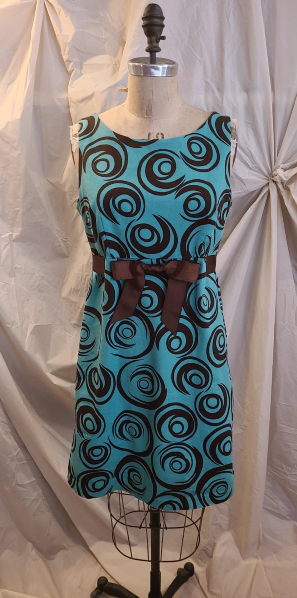Robe tailleur turquoise et marron