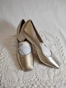 Chaussures cuir doré