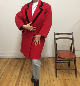 Manteau de laine rouge et noir