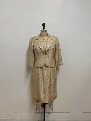 Ensemble tailleur robe et veston beige métallique