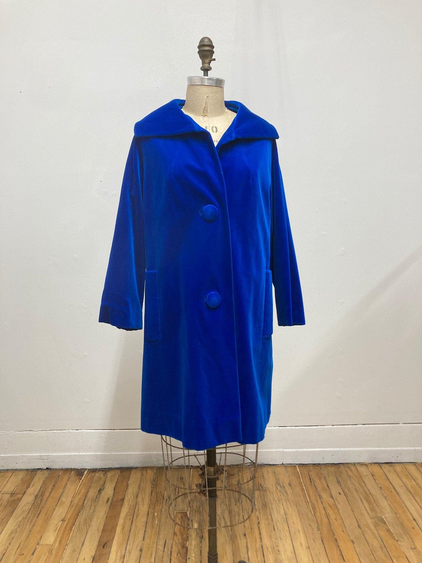 Manteau de velours bleu