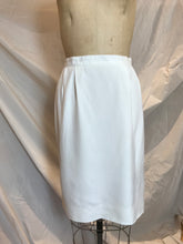 Jupe tailleur blanche