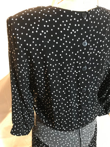 Robe longue noire picotée
