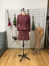 Jupe tailleur à motifs paisley framboise
