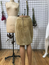 Jupe en suède beige