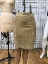 Jupe en suède beige