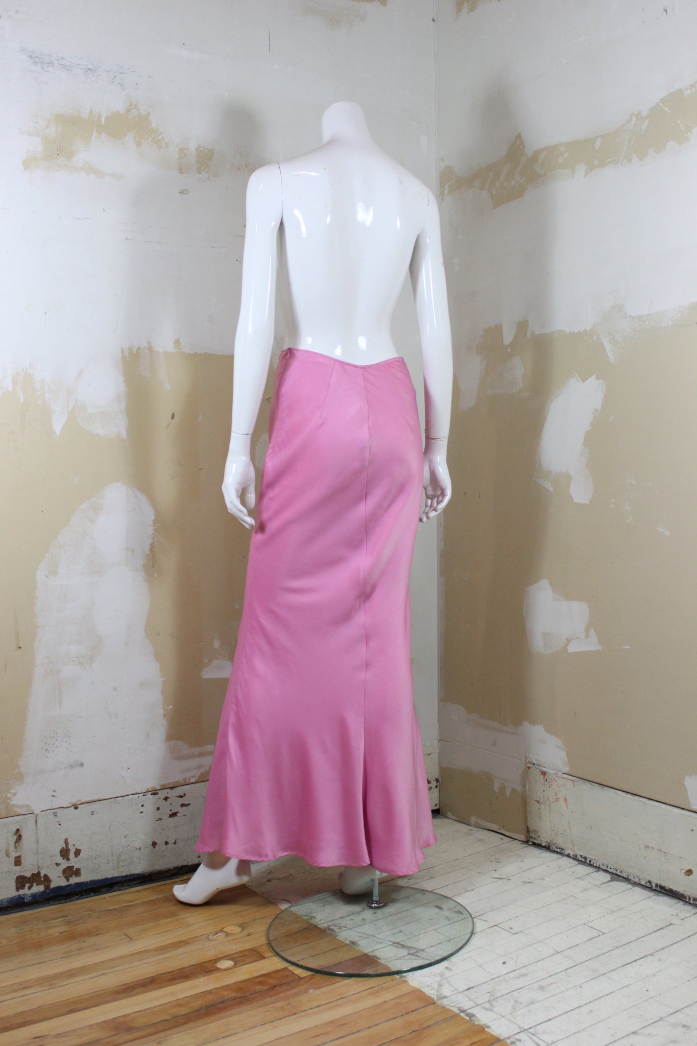 Jupe longue satin rose – Boutique Raymond IV1