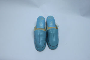Pantoufles cuir bleu poudre