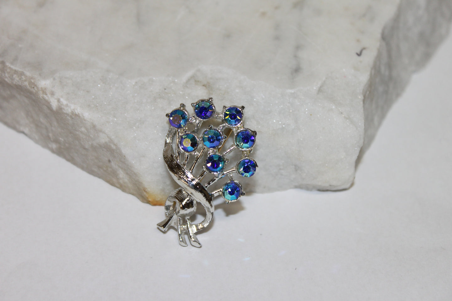 Broche Bouquet en strass bleu