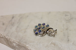 Broche Bouquet en strass bleu