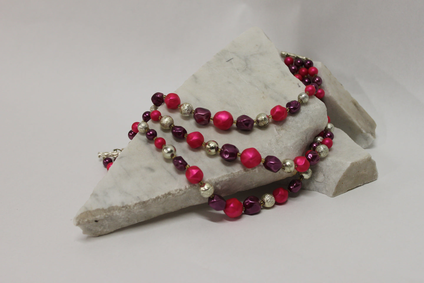Collier de billes à trois rangs