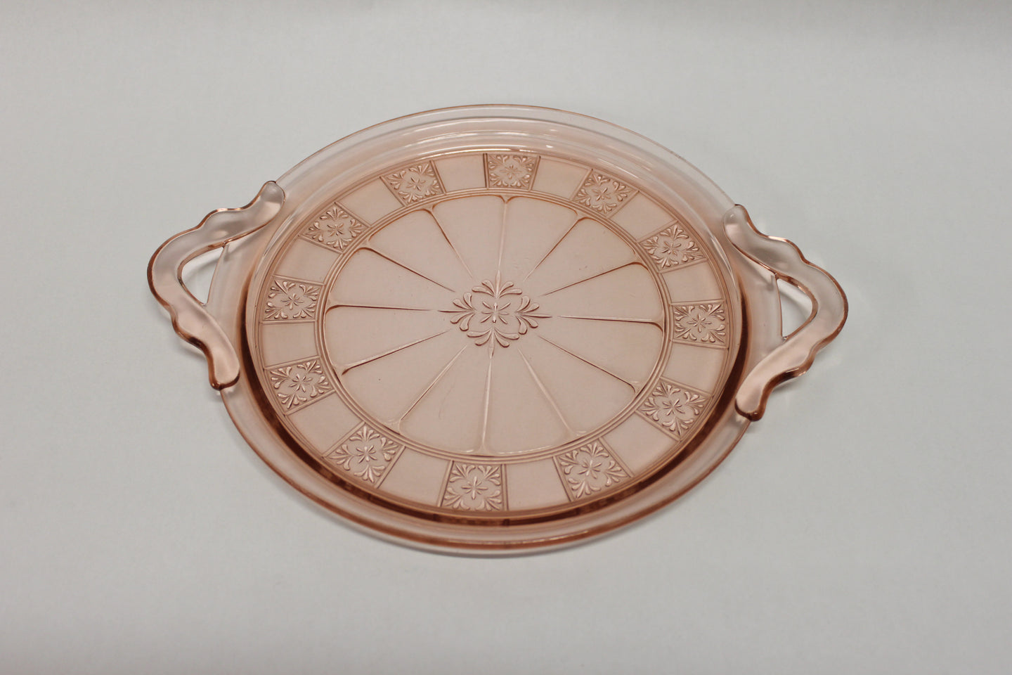 Assiette présentation verre rose