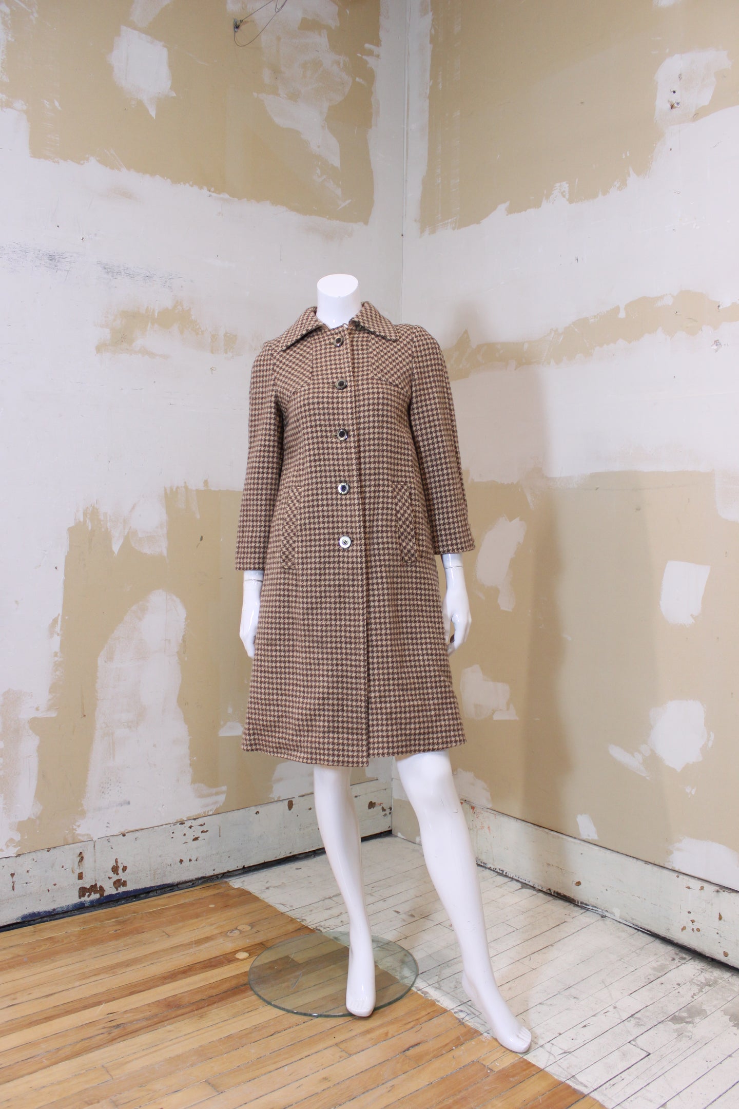 Manteau de laine pied-de-poule beige