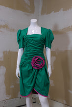 Robe à manches courtes verte et fuchsia