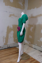 Robe à manches courtes verte et fuchsia