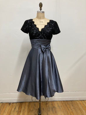 Robe de soirée satin et dentelle