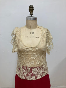Haut en dentelle crème