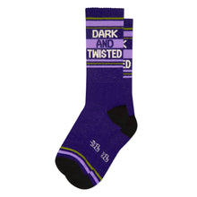 Chaussettes de sport montantes sombres et tordues