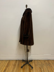 Manteau de fourrure mi-long