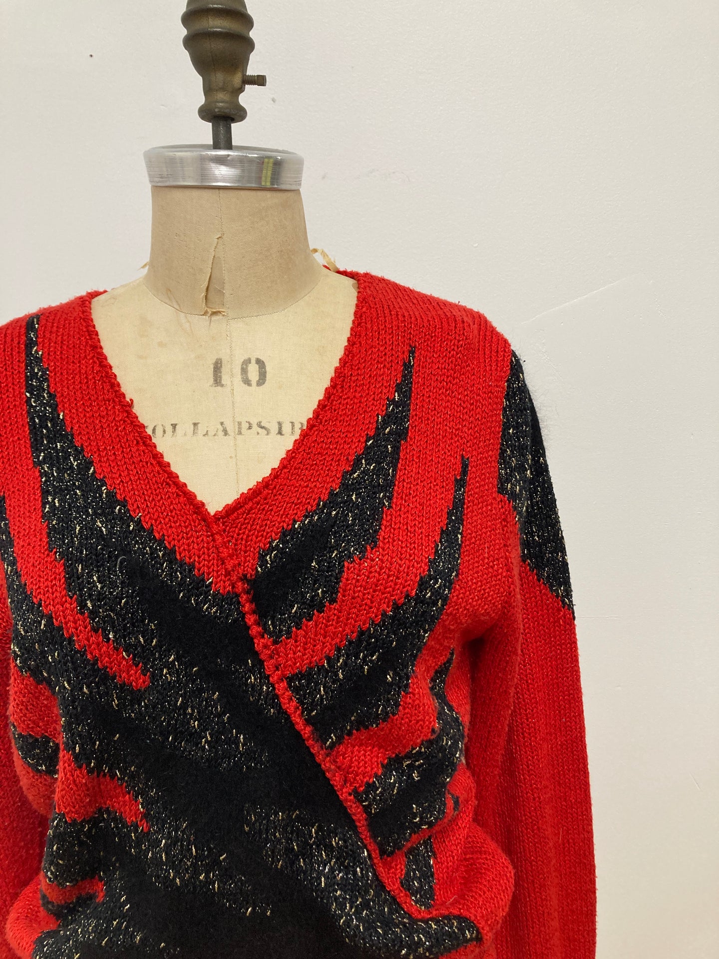 Tricot rouge et noir vintage