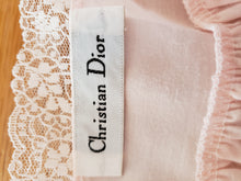 Robe de nuit satinée rose vintage