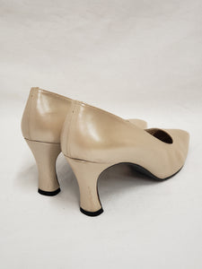Chaussure à talons beige nacré vintage