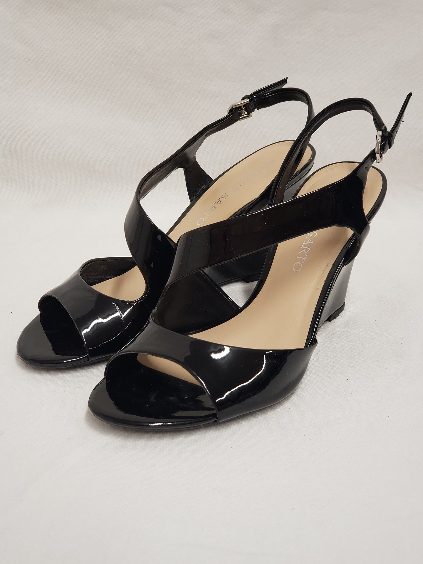 Sandales de cuir vernis noir vintage Boutique Raymond IV