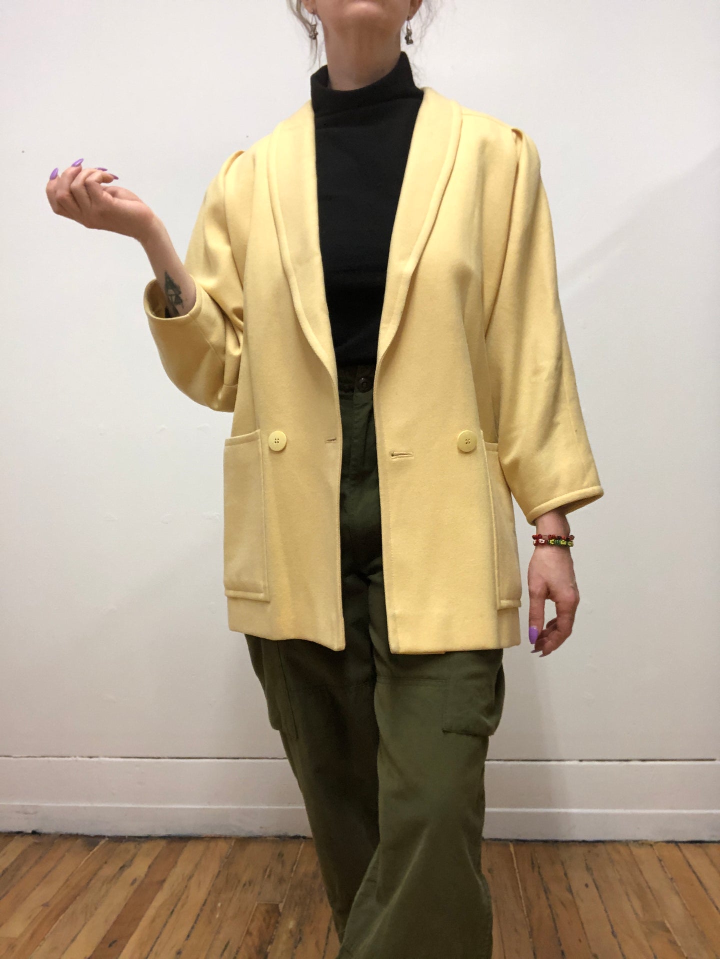 Blazer de laine jaune pâle
