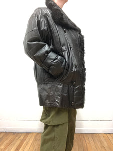 Manteau mi-long en cuir et fourrure