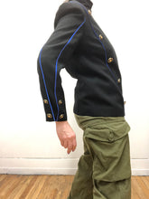 Blazer court style militaire
