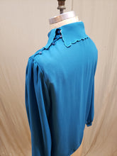 Blouse bleu azur avec strass