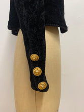 Veste de laine ornements lion d'or