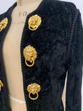 Veste de laine ornements lion d'or