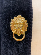 Veste de laine ornements lion d'or