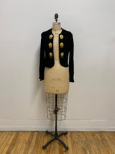 Veste de laine ornements lion d'or