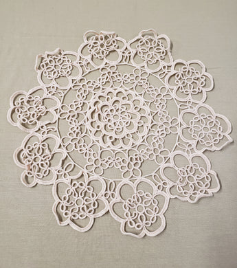 Napperon crocheté beige étoilé