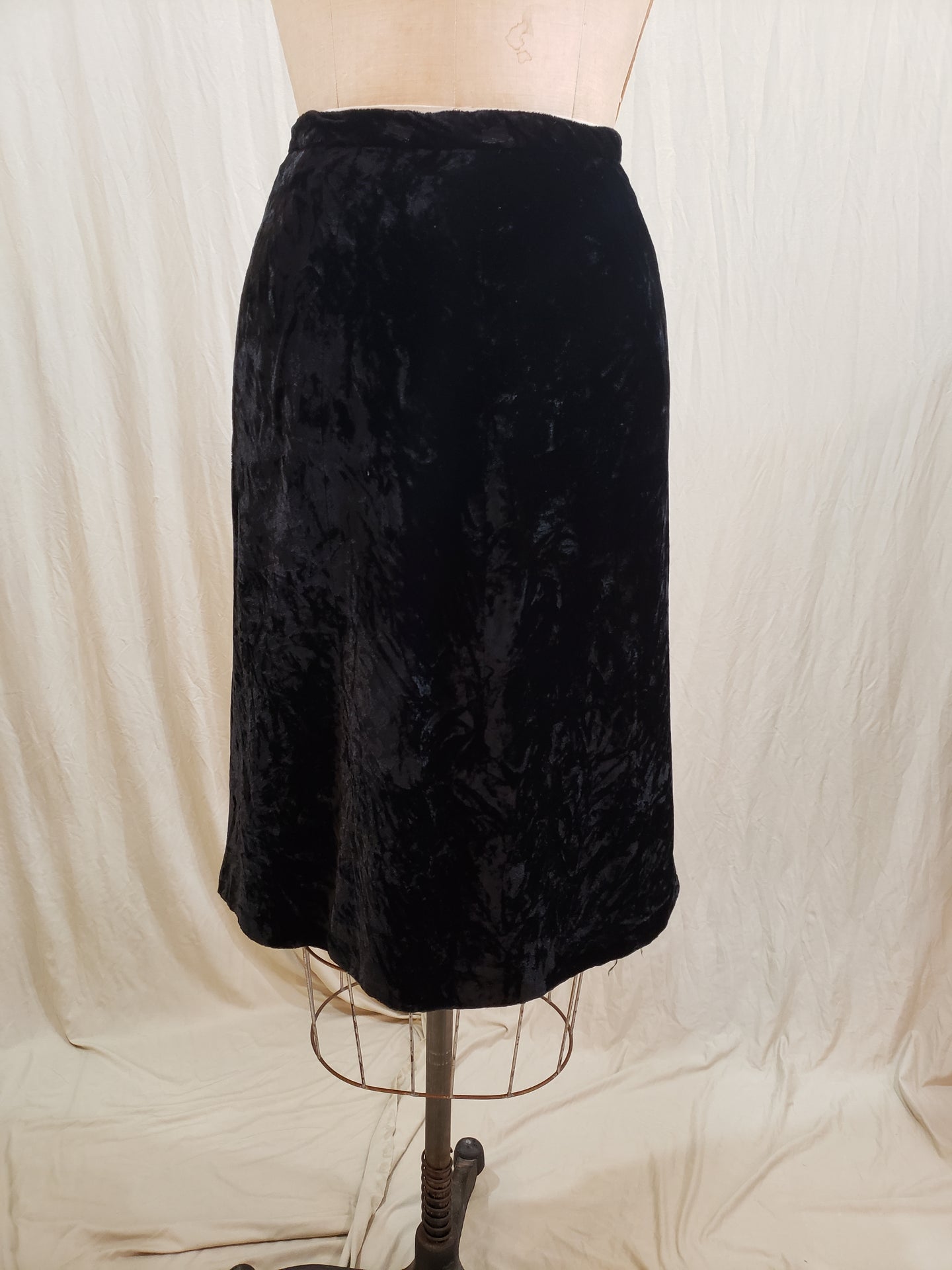Jupe mi-longue de velours vintage