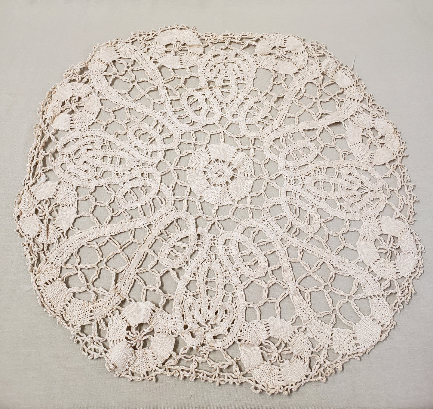 Napperon crocheté beige