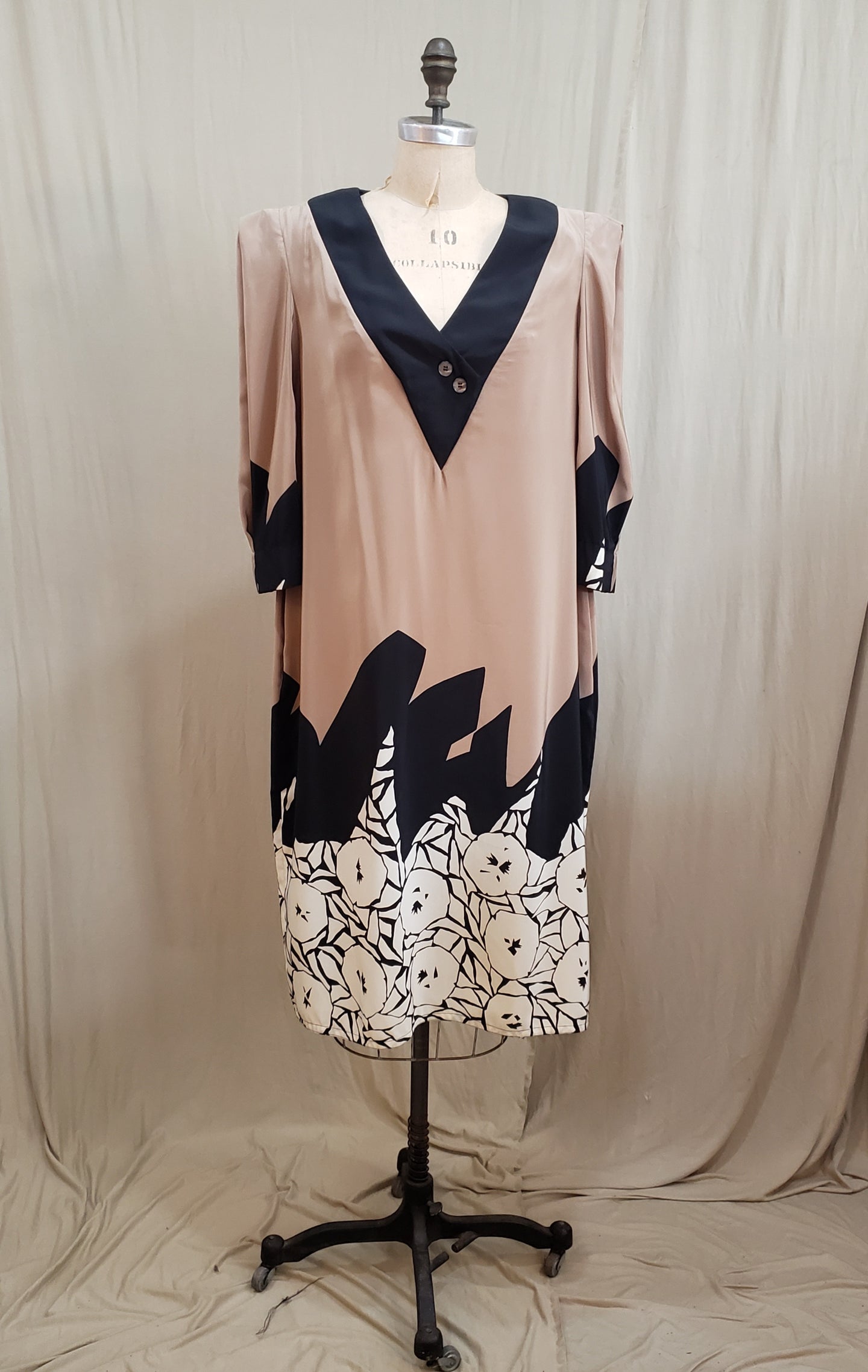 Robe tunique à motifs de fleurs abstraits