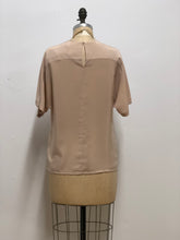 Chandail beige soyeux